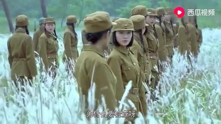 抗战:鬼子乔装成国军,拦住女兵称要检查,女兵反抗也于事无补!