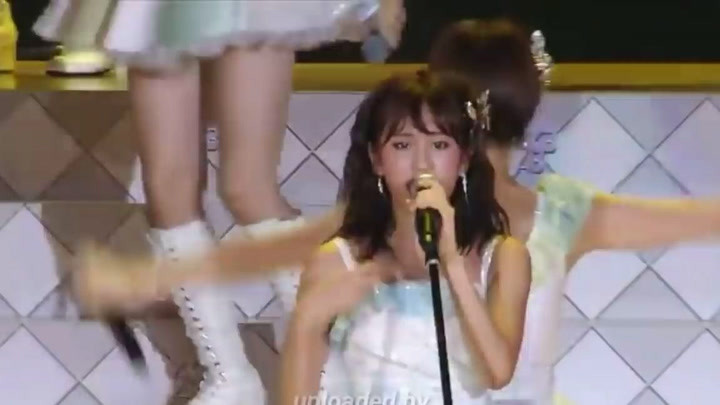 日本天团点燃东京巨蛋{前田敦子C位曲} AKB48 - Flying Get 高清现场live