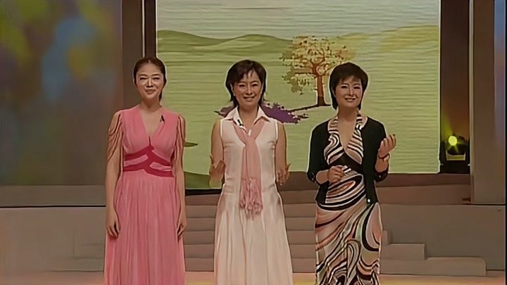 鞠萍、张泉灵、文清三大美女主持人朗诵《苹果树下》