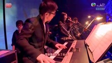 [图]【張智霖】有誰共鳴live (2014年第三十六屆十大中文金曲頒獎音樂會現場CUT)