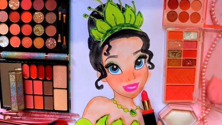 迪士尼彩妆书，天娜公主参加化妆比赛，你给她的妆容打几分呢？