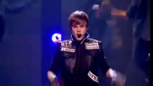 [图]Justin Bieber 贾斯汀比伯 Somebody To Love & Baby (X Factor现场 2010)