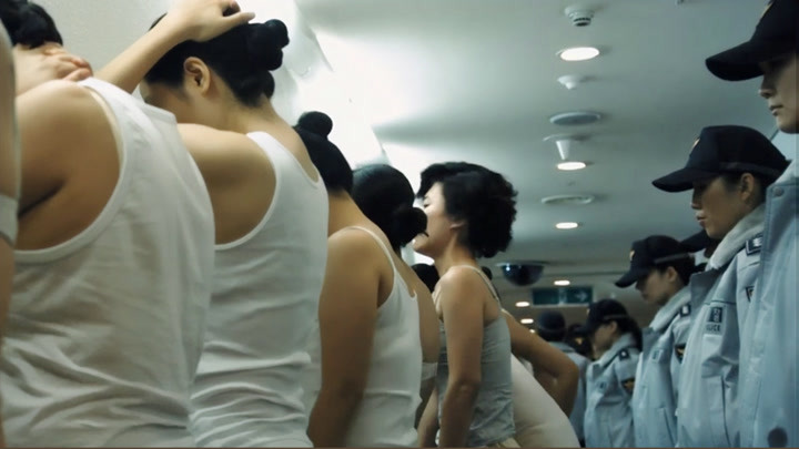 拍摄大胆的韩国电影，直击女子监狱现状，人性和道德被肆意践踏