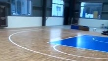 金华TOSPE球馆木地板重涂刷漆施工效果，凯美沃篮球馆彩漆应用