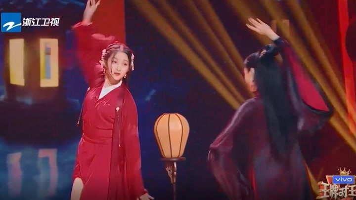 关晓彤李纯演绎舞蹈《红昭愿》，扮相太美，仙气十足