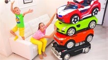 尼基兄弟：挑战趣味儿童汽车玩具，弗莱德和尼基一起玩赛车！