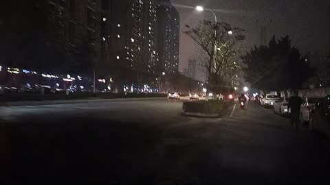 贵港的夜晚骑着电瓶车吹着小风