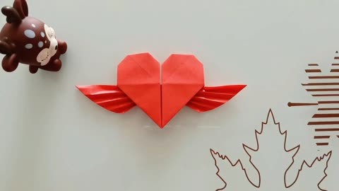 折纸爱心带翅膀图片